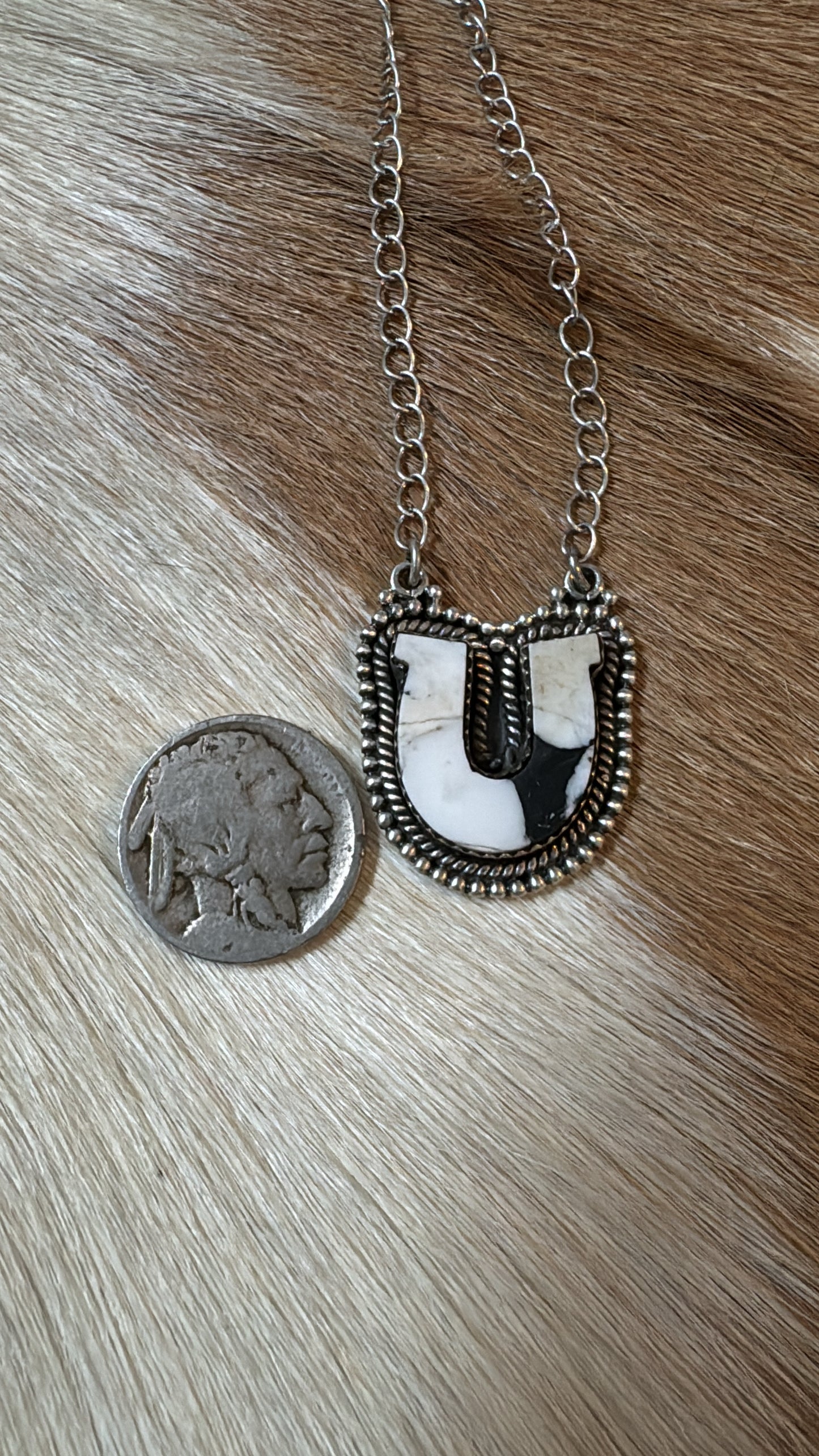 Horseshoe Necklace