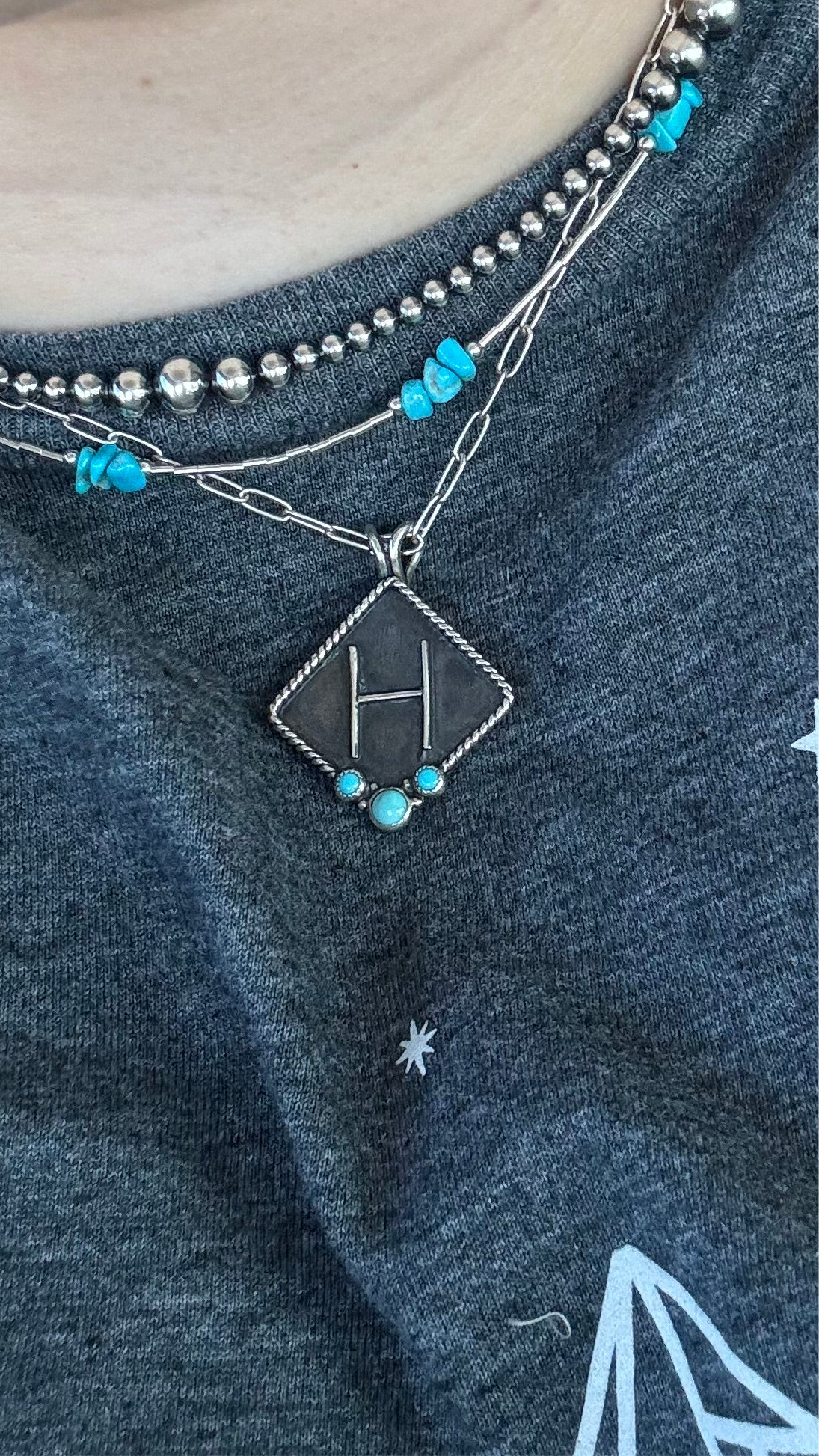 Medium Brand Pendnat