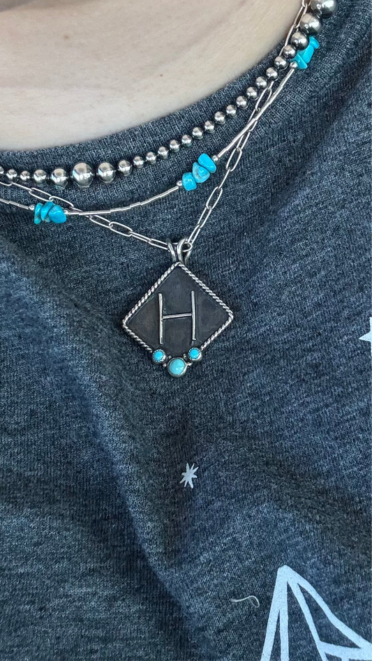 Medium Brand Pendnat